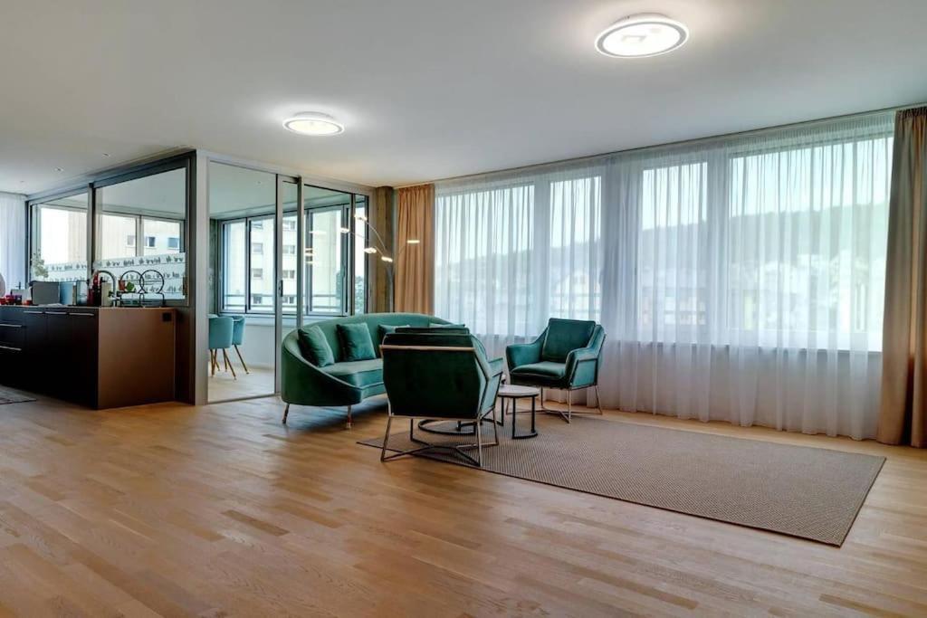 Prestigious Apt In Rhygarden Lägenhet Neuhausen Am Rheinfall Exteriör bild